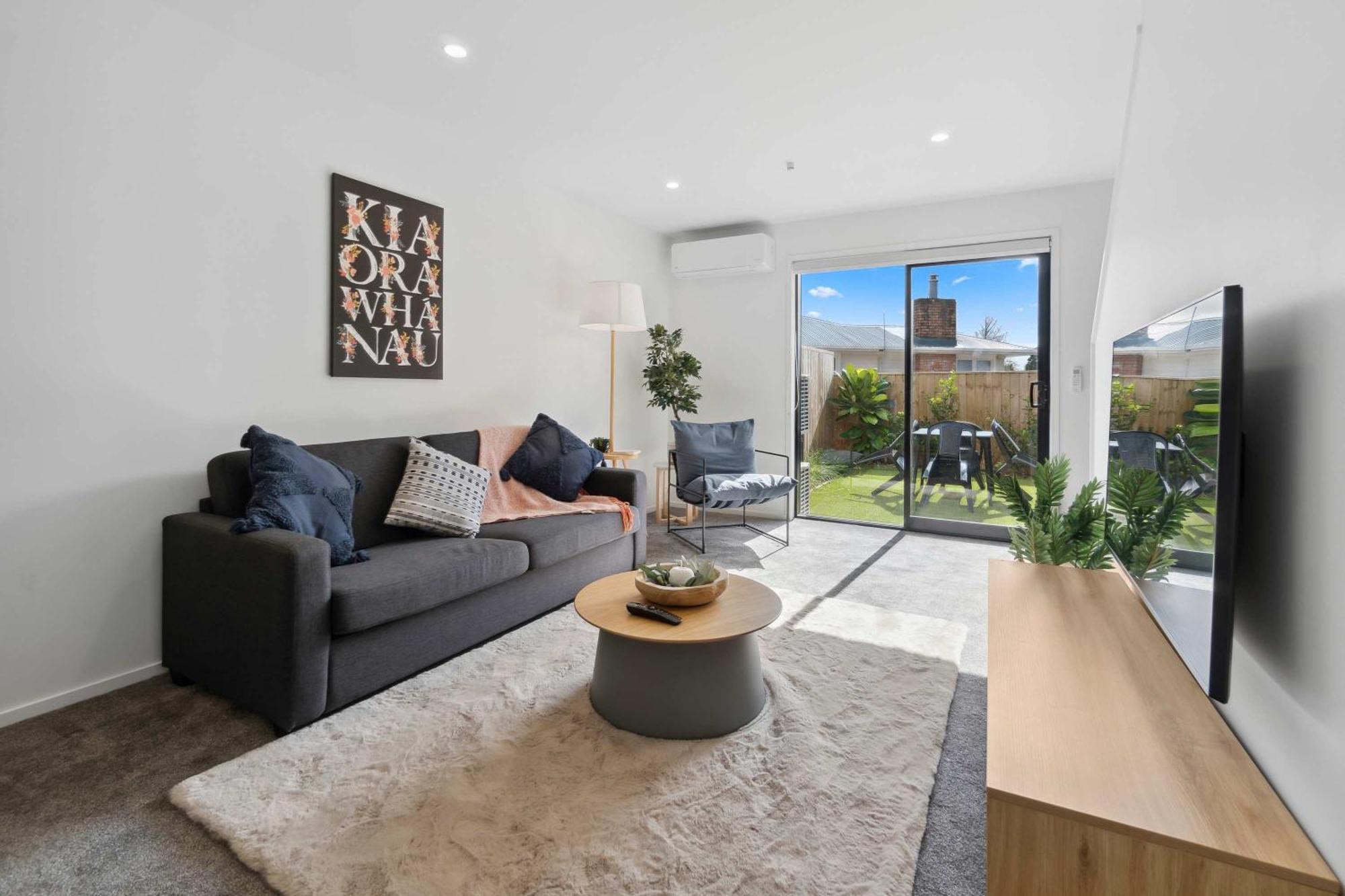 Modern 2-Bedroom Retreat With Private Patio Auckland Eksteriør billede