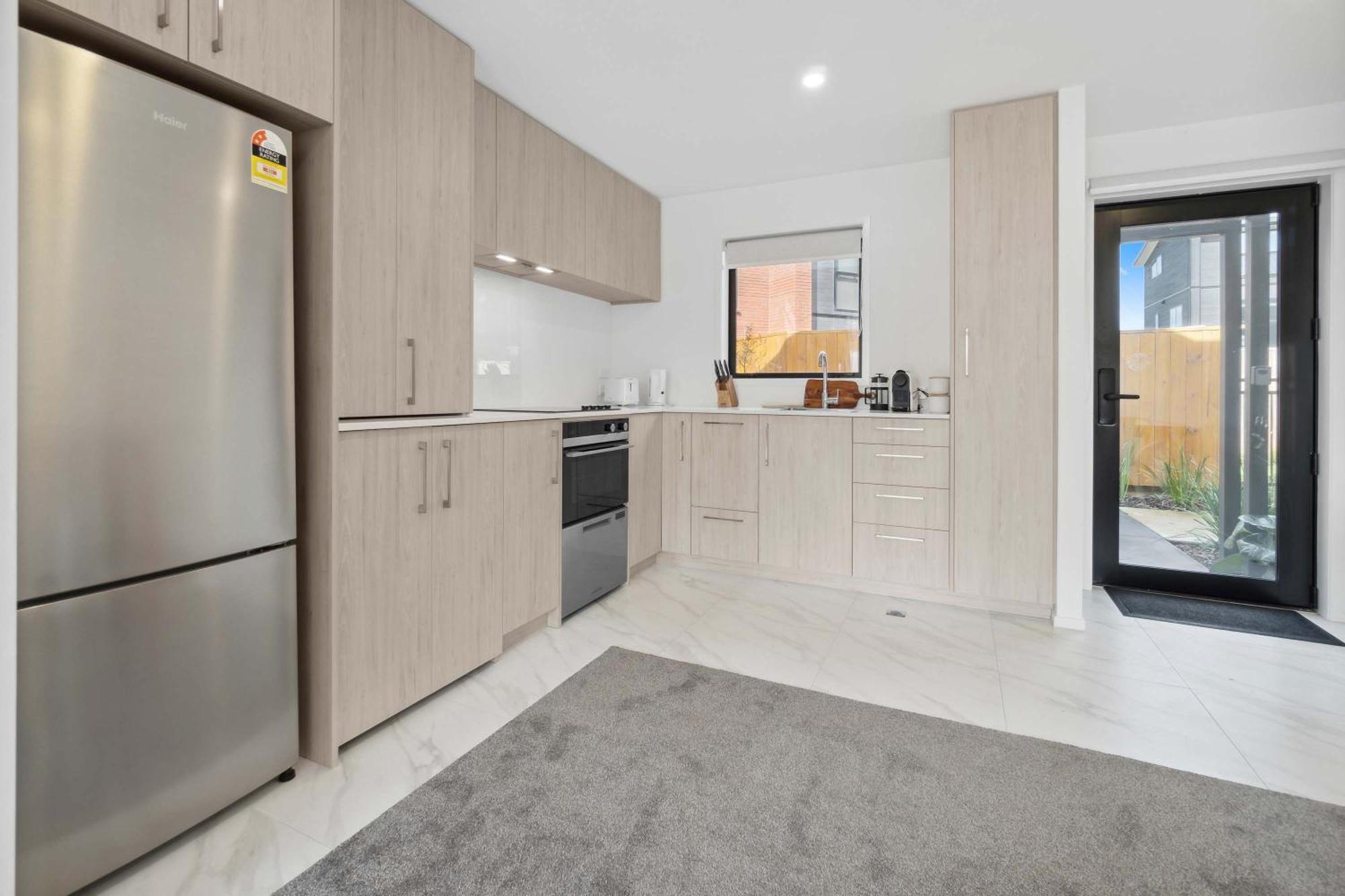 Modern 2-Bedroom Retreat With Private Patio Auckland Eksteriør billede